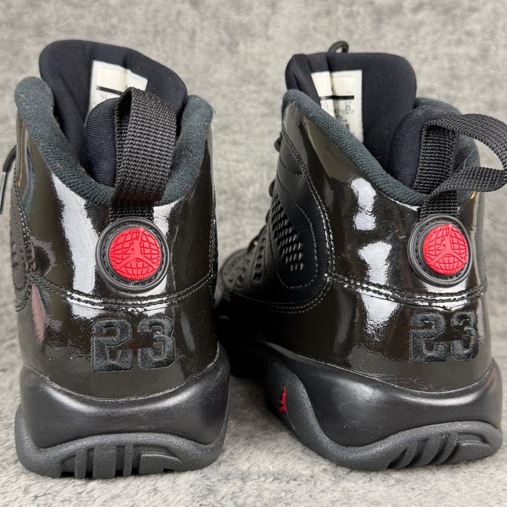 Jordan Kids Black and Red Retro Basketball Shoes - Picture 8 of 9